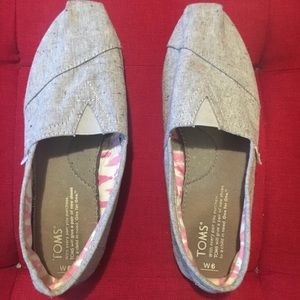 Toms Slip On Shoes, Size 6
